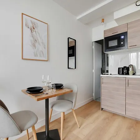 Peaceful -2p- Moulin Rouge 巴黎